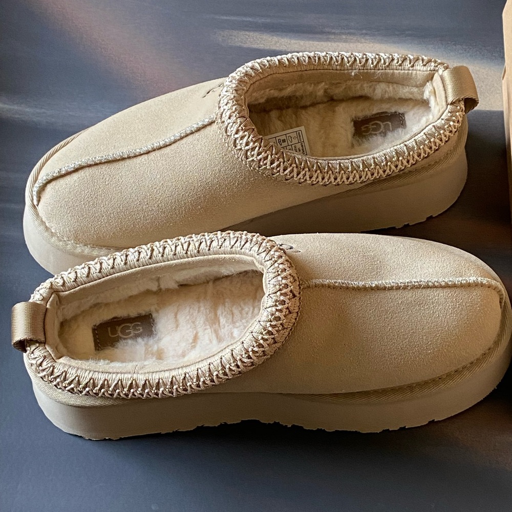 BRAND NEW IN BOX Ugg Tazz Mustard Seed, size 6 womens. Completely sold out!